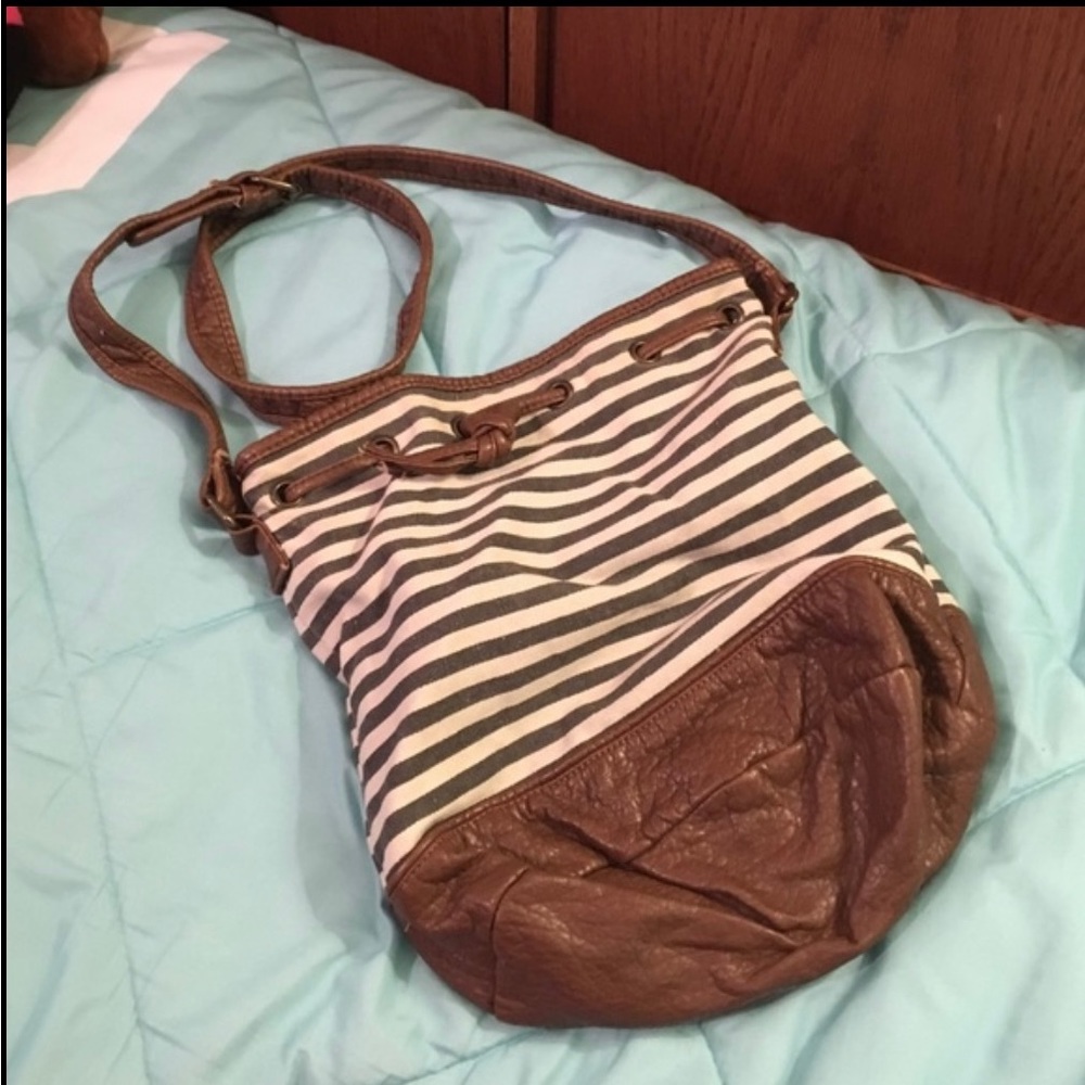 Black Poppy brown and white bag